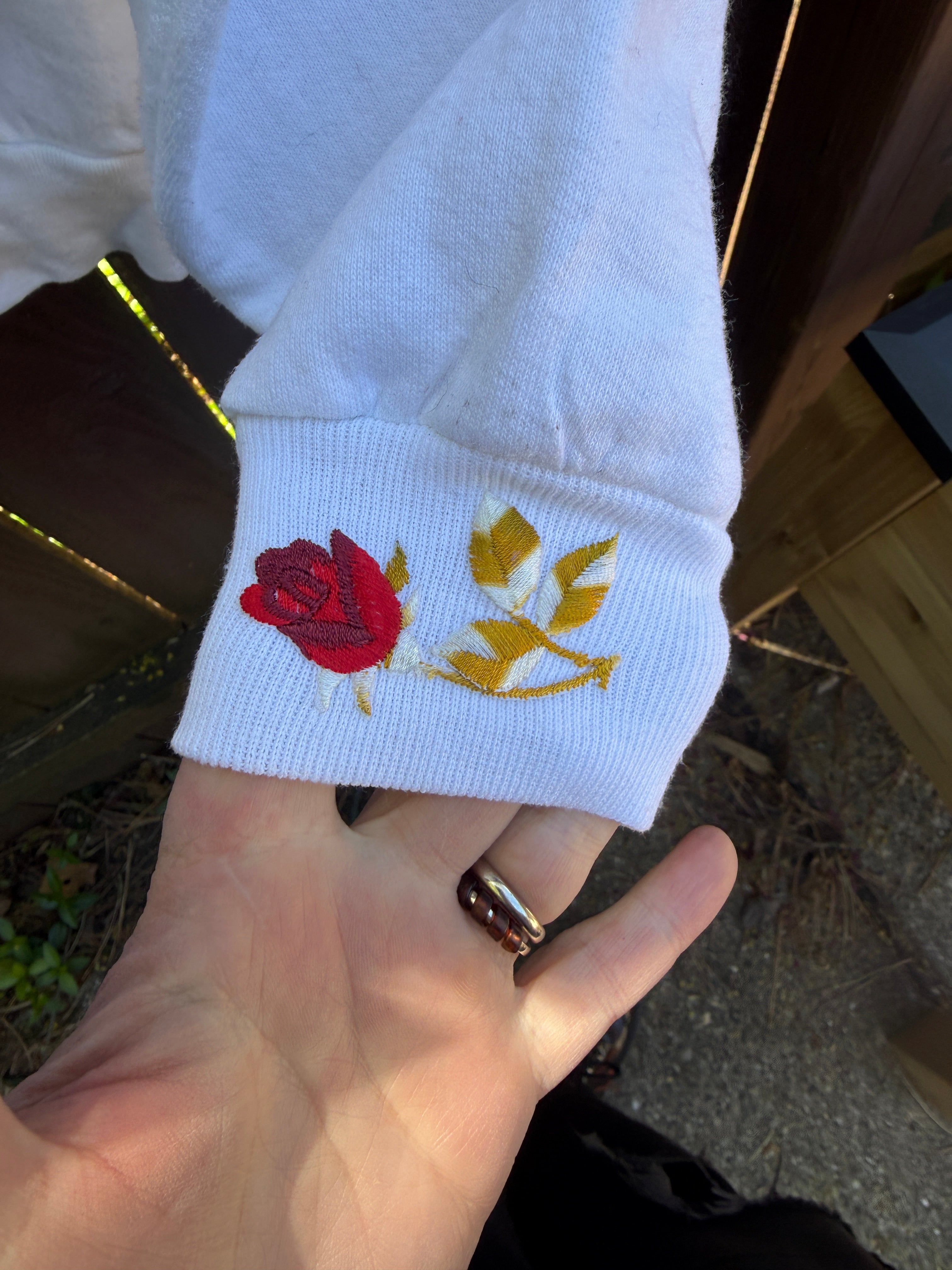 Vintage 1991/92 White Crew Neck sweatshirt with rose and butterfly appliques